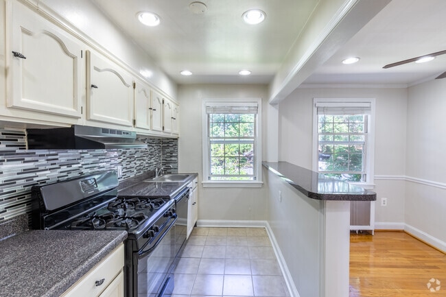 Kitchen - Ballston Court