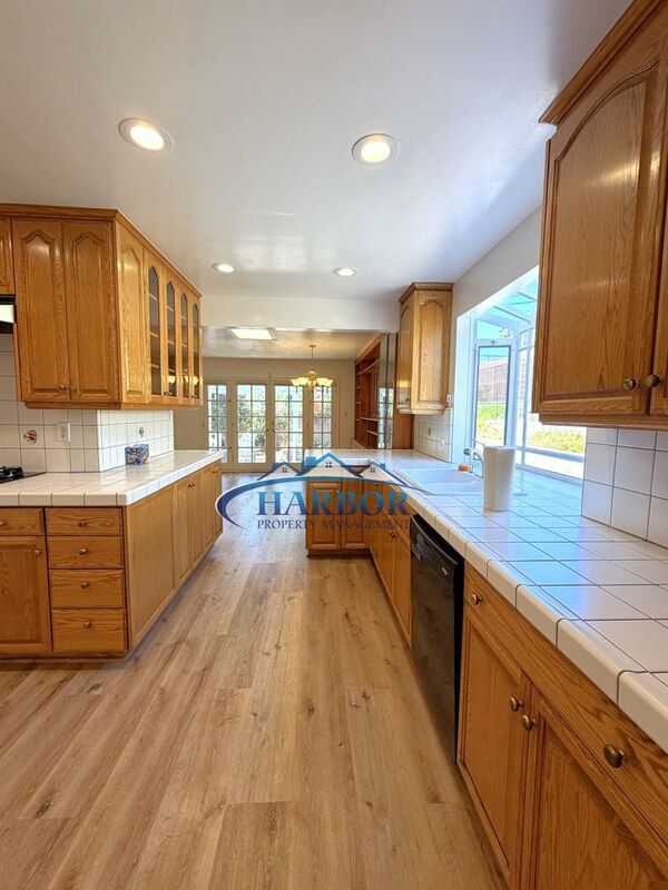 Photo - 2028 Elberon Ave