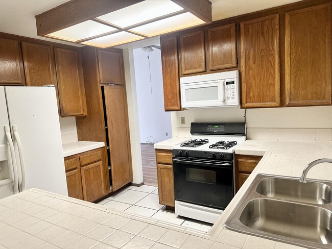 Photo - 6950 Bullock Dr