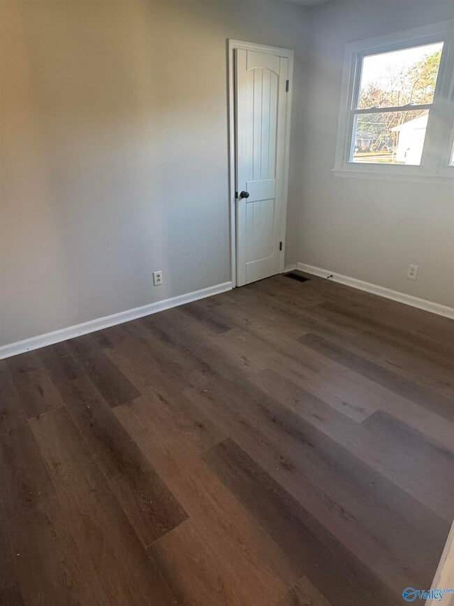 Photo - 1601 Armstrong St NW