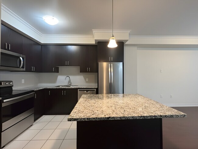 Photo - 590 N Service Rd