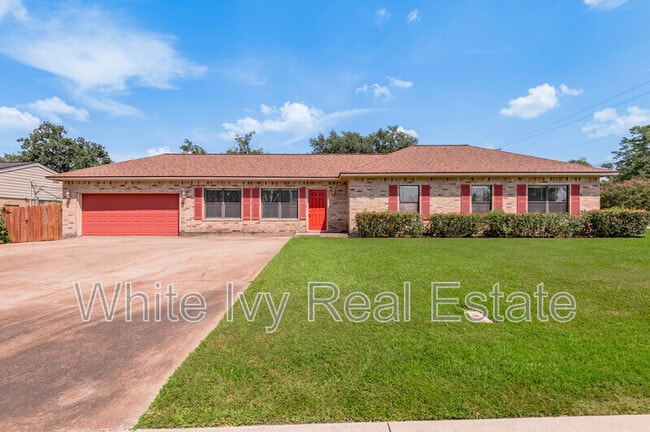 Building Photo - 2121 Normal Park Dr Rental