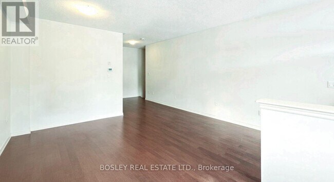 Photo - 303 Humphrey St