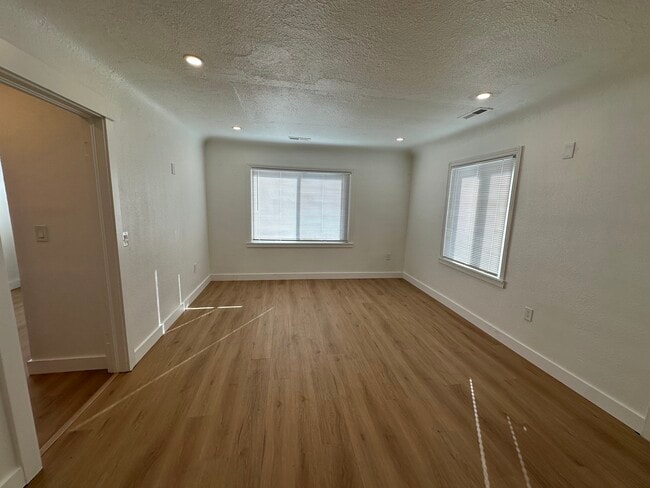 Photo - 314 Rock Blvd