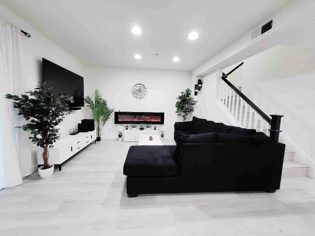 Photo - 629 Boardwalk Way