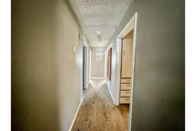 Photo - 2805 53rd St