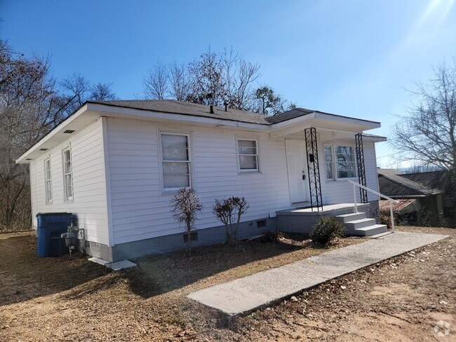 Building Photo - SECTION 8 APPROVED! Rental