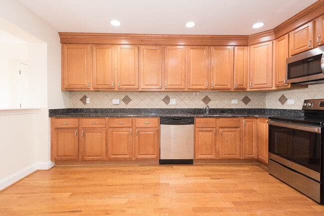 Photo - 2206 S Goebbert Rd Unit 404