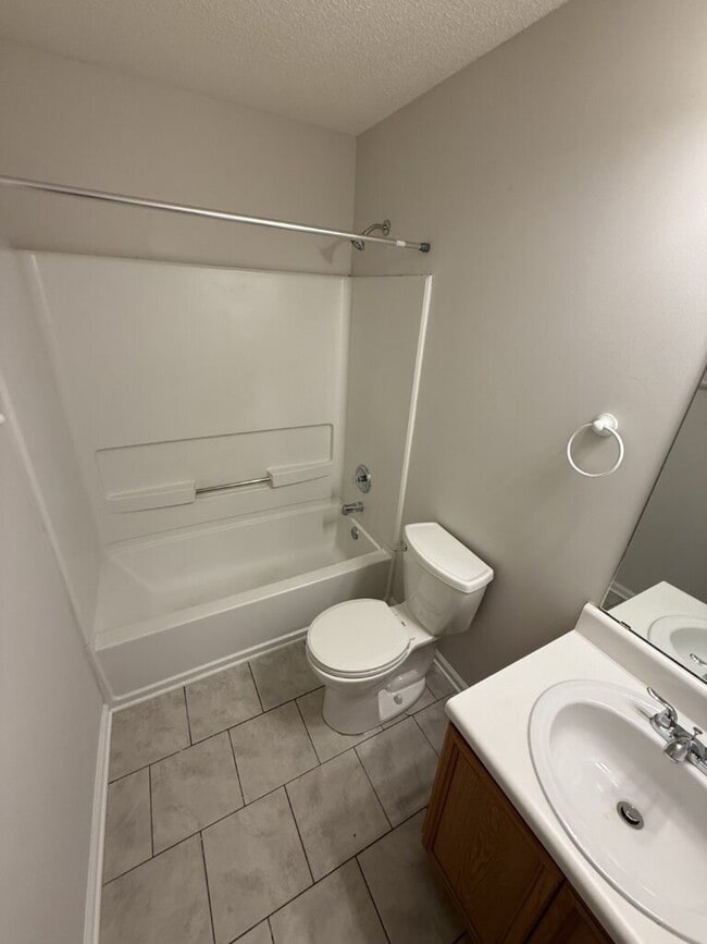 Photo - Spacious 3 bed 3 bath home in Union City