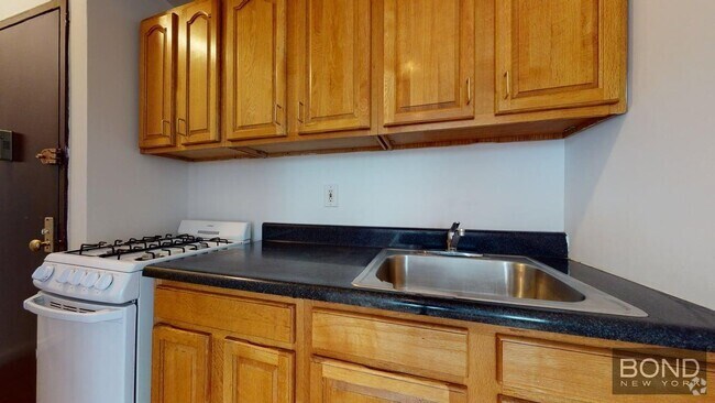 Building Photo - 249 E 53rd St Unit 3C Rental