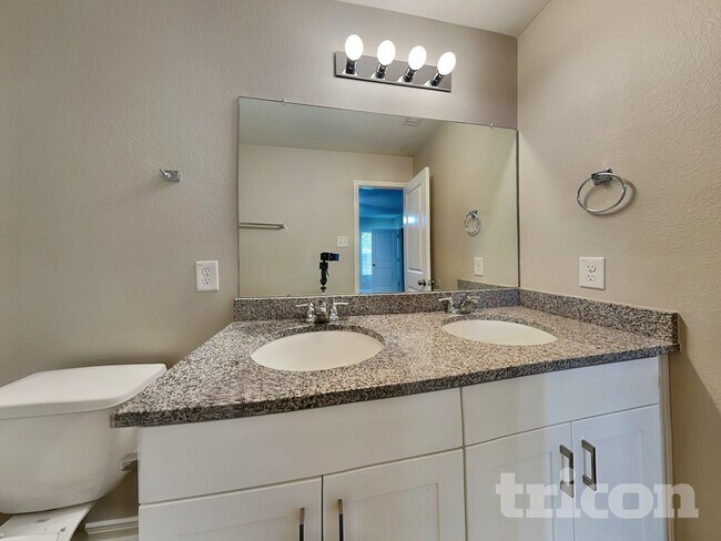 Photo - 15649 Del Norte Dr