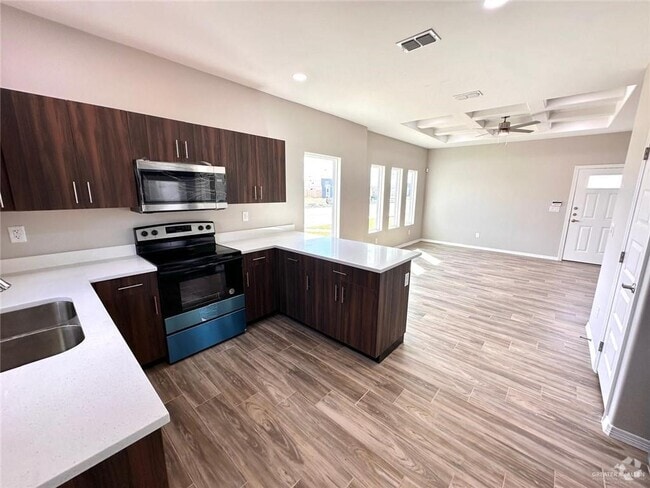 Building Photo - 3908 Walnut Ave Unit 2 Rental