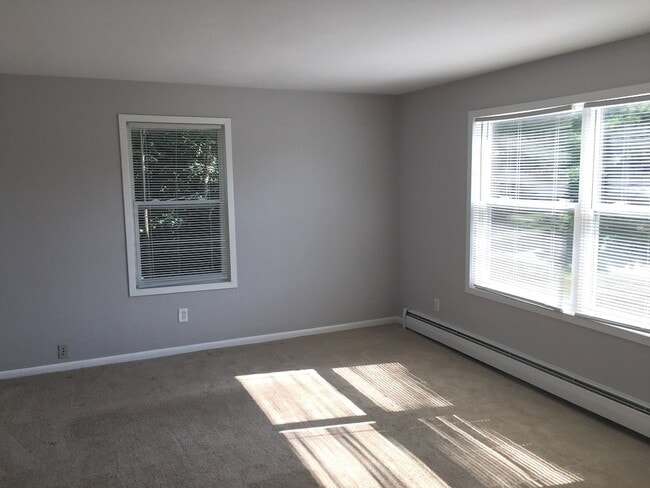 Photo - Amazing 2 Bed/1 Bath apartment in the hear... Unit 3