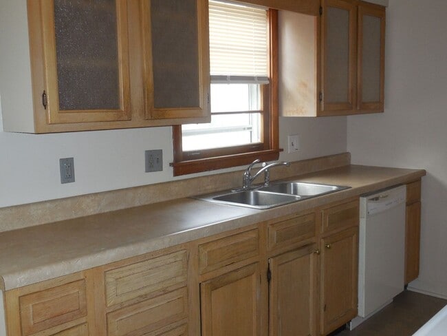 Photo - 2 Bedroom Home in Edwardsville! Great Woo...
