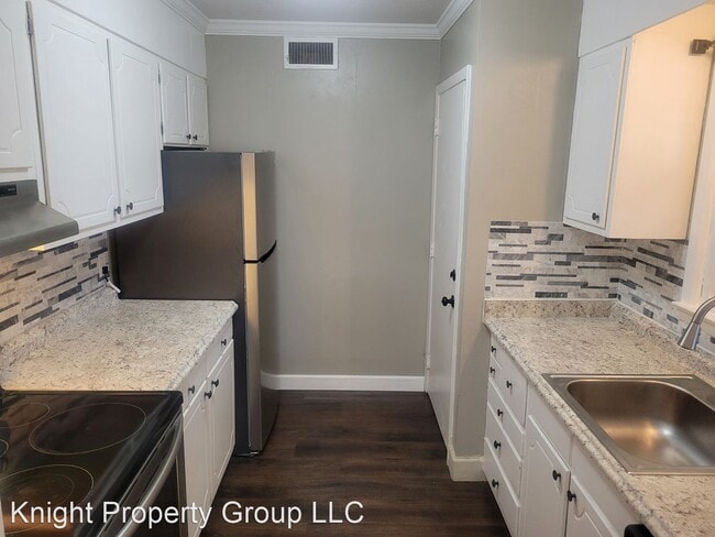 Photo - 2 br, 1 bath House - 2934 Carriage Drive