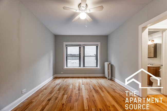 Photo - 1154 N Dearborn St