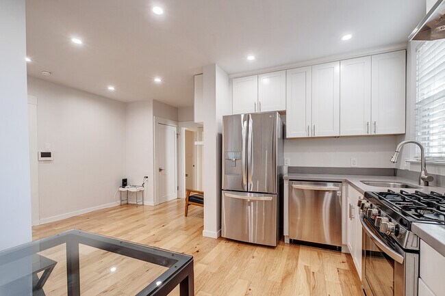 Photo - 39 Rosemont Pl