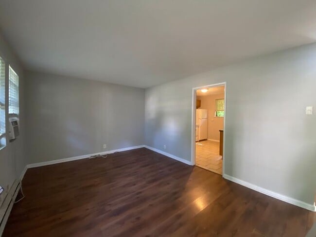 Photo - Lovely 2 Bed Duplex by Fisk - 5 Min From Downtown