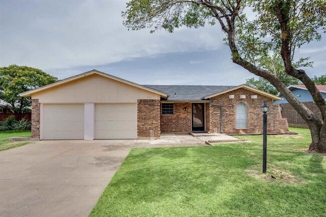 Building Photo - 5511 Hooper Dr Rental