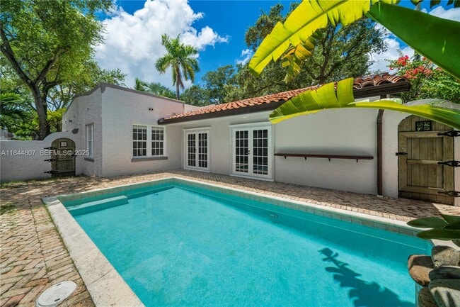 Photo - 1765 Wa Kee Na Dr