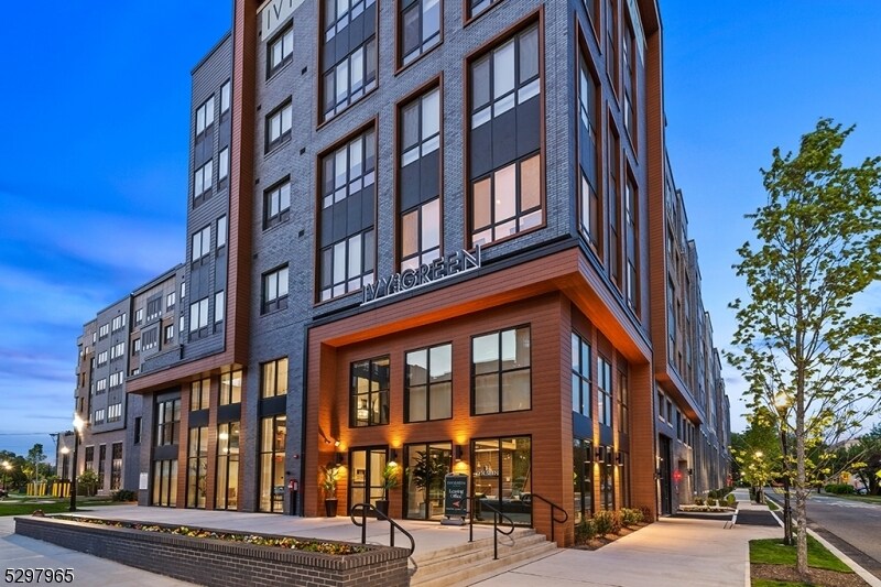 Photo - 2 Park Ave Unit 624