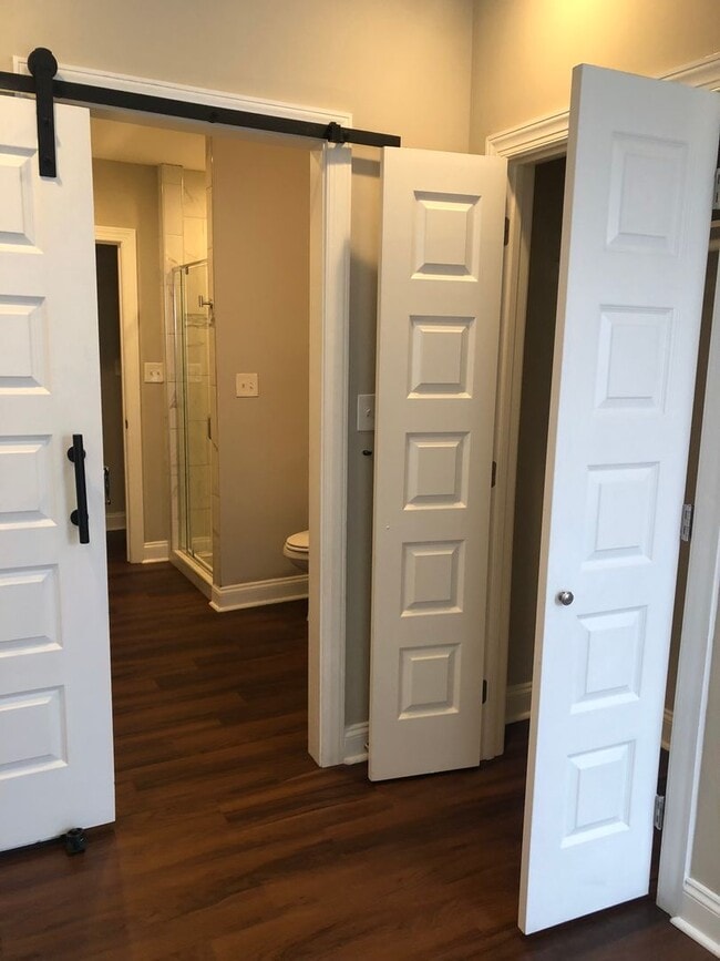 Photo - Beautiful 2 full bathroom (2)1/2 bathroom 2 bedroom townhouse in Baltimore City