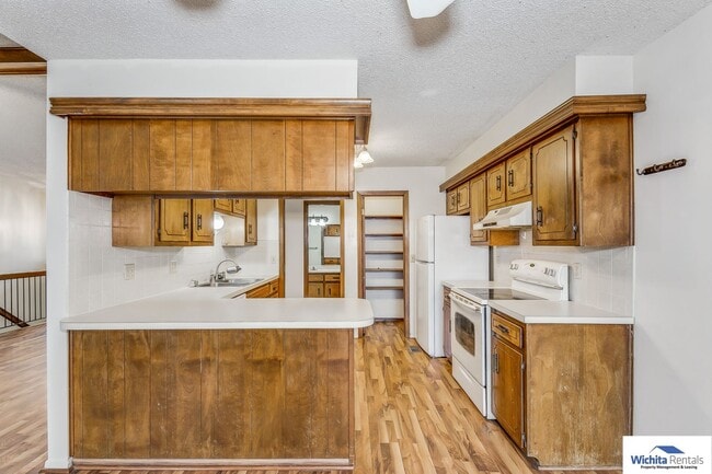 Photo - **SE Wichita - 3 BEDROOM BI-LEVEL DUPLEX**