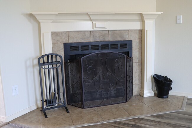 Photo - 805 SW Sandrock Rd