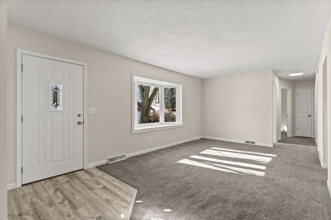 Photo - Beautiful 3bd upper duplex on large lot in Maple Grove avail March 01