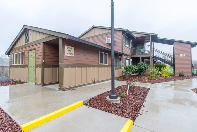 Building Photo - 621 N Douglas St Unit #621
