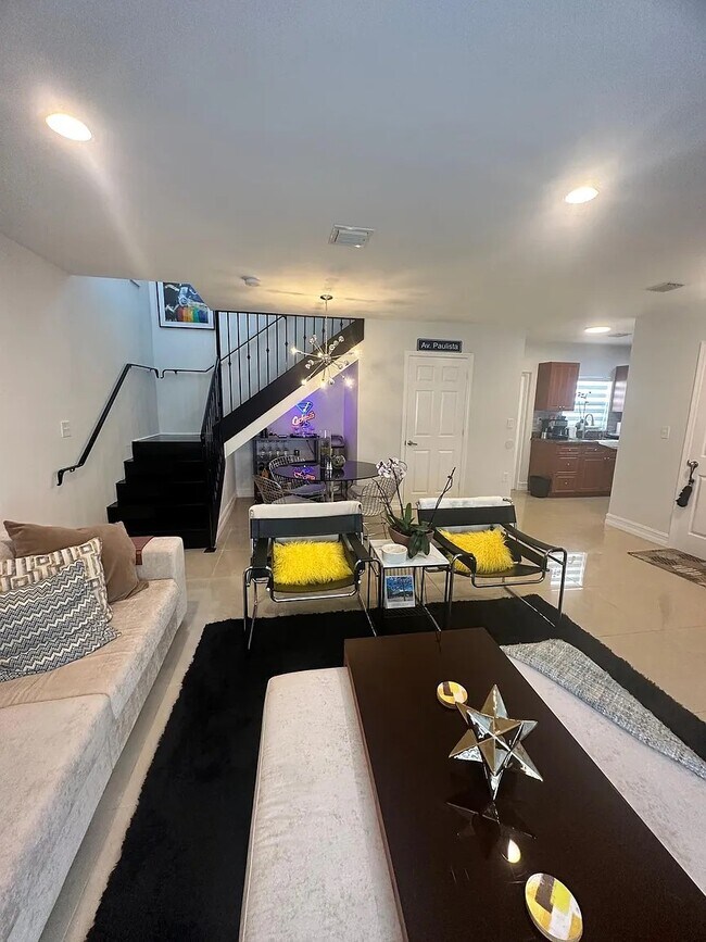 Photo - 204 NW 14th Ave