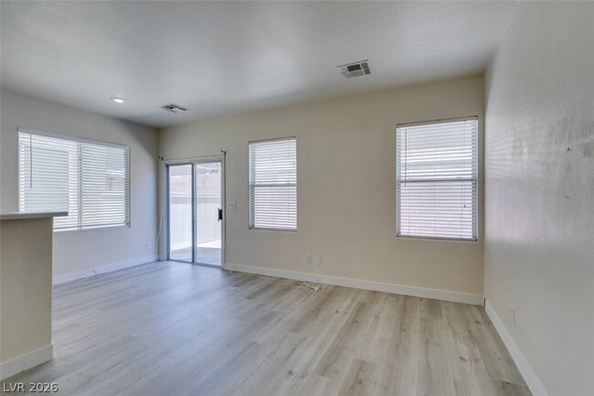 Photo - 5938 Sakhalin Ave