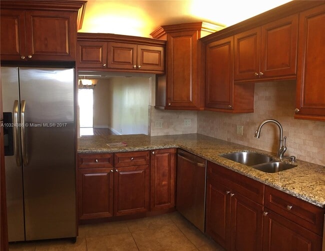 Building Photo - 16581 Blatt Blvd Unit 201