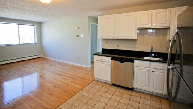 Building Photo - 2.0 bedroom in Somerville Massachusetts 02145 Unit U3 Rental