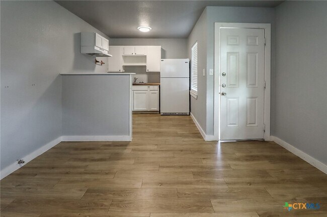 Photo - 120 W Avenue A Unit A