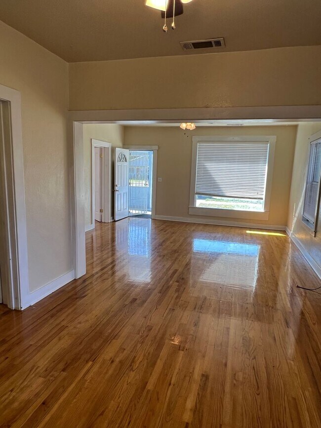 Photo - 2 Bedroom 1 Bath House For Rent!