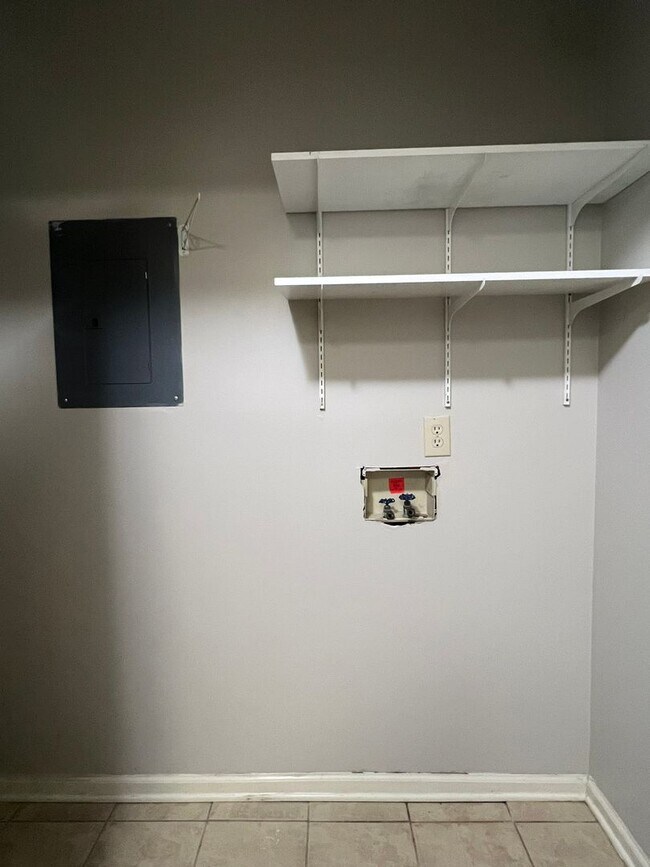 Photo - 309 Waterdown Dr