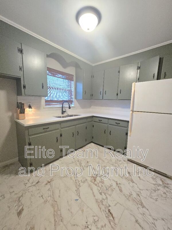 Photo - 809 Wilbrown Cir