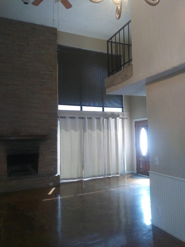 Photo - 801 Old Ranch Road 12