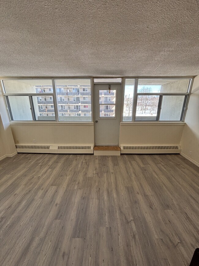 Photo - 70 McEwen Ave