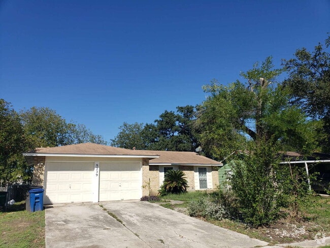 Building Photo - Beautiful Three Bed /2 Bath Home Close to ...