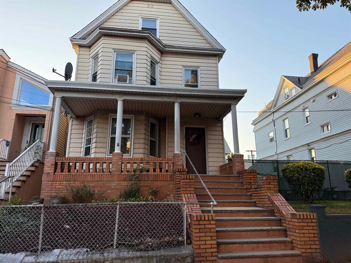 Photo - 347 Avenue C Unit 3