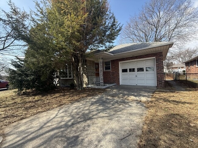 Building Photo - 164 Terrace Ave