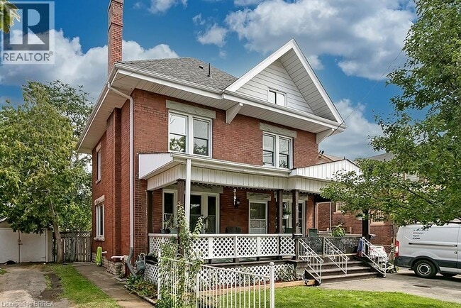 Photo - 153 Drummond St Unit UPPER