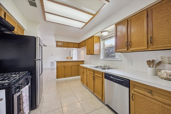 Photo - 1217 E Brown Ln