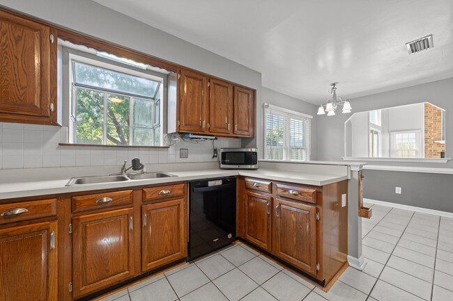 Photo - 3217 Crocus Ln