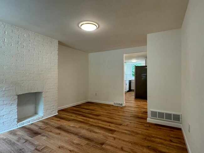 Photo - 225 Evergreen Ave