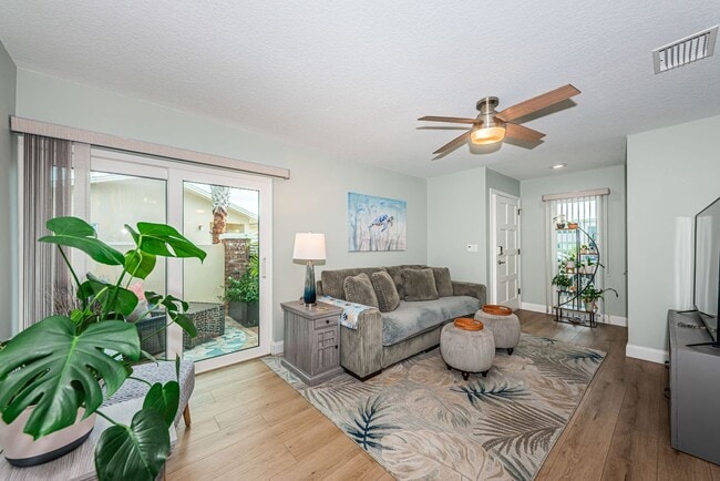 Photo - 2735 Sherbrooke Ln Unit C