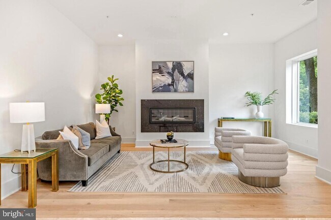 Photo - 8609 Woodbrook Ln