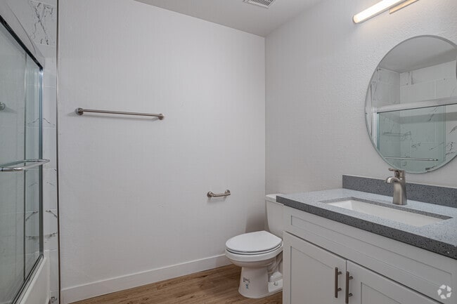 1BR, 1BA - 663SF